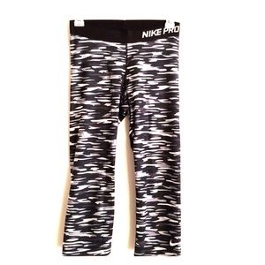Nike pro athletic leggings